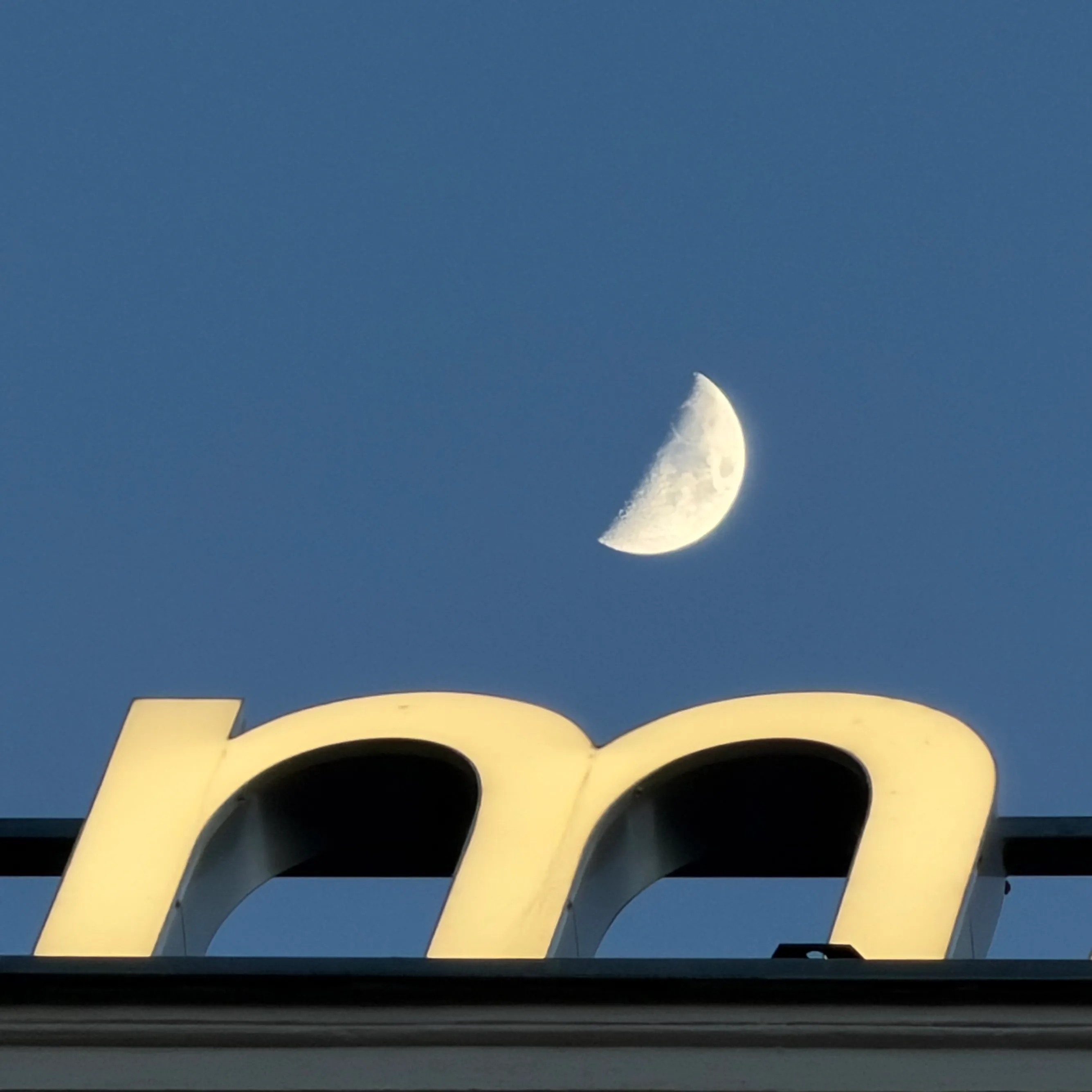 mmoon
